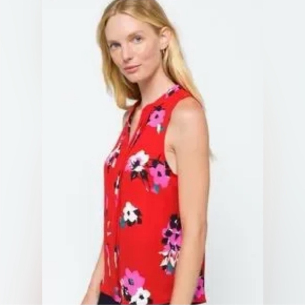 Chic Red Floral Sleeveless Blouse